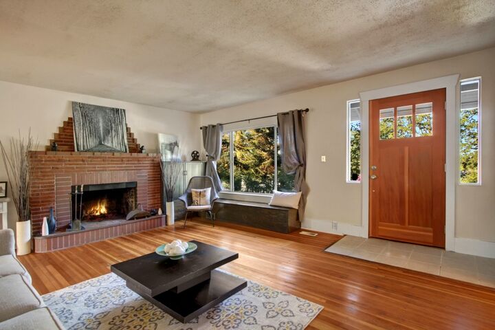 Property Photo:  10317 Linden Ave N  WA 98133 