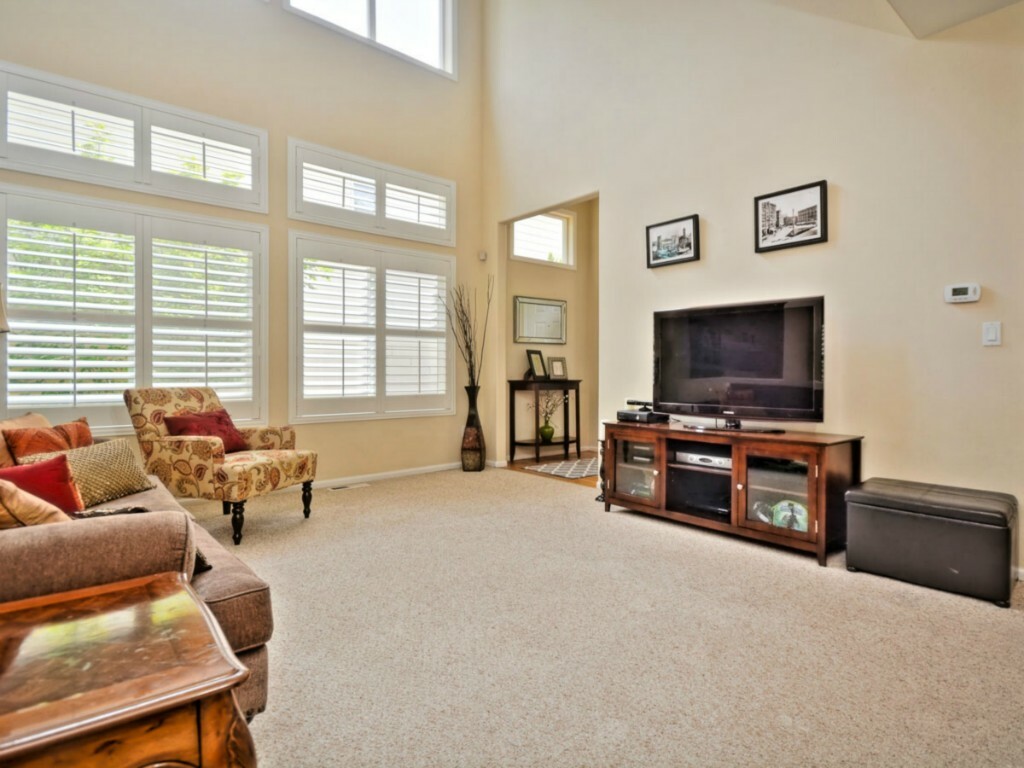 Property Photo:  25046 SE 43rd Wy  WA 98029 