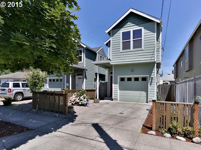 Property Photo: 5043 SE Reedway St OR 97206