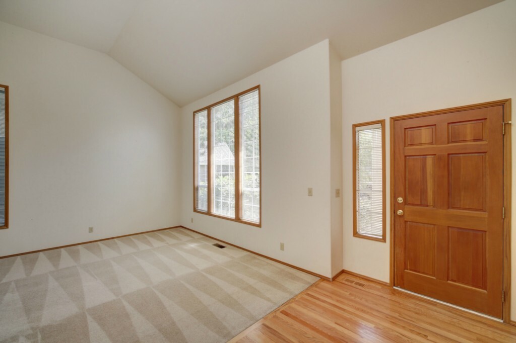 Property Photo:  25760 SE 40th St  WA 98029 