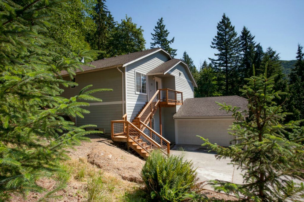 Property Photo:  21 Little Strawberry Lane  WA 98229 