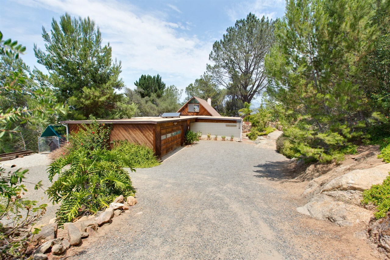 Property Photo:  30781 Rolling Hills Drive  CA 92082 