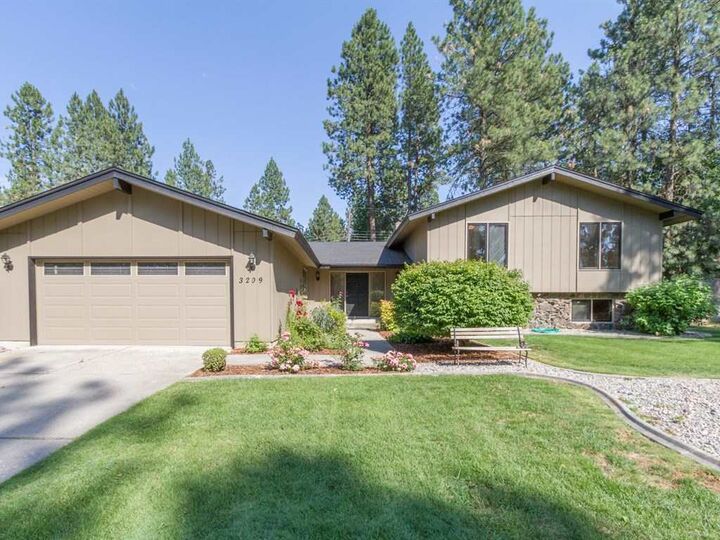 3209 S Howard St  Spokane WA 99203 photo