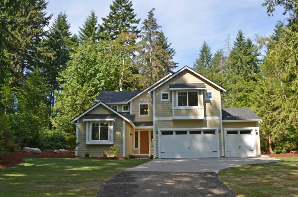 Property Photo:  684 8th Ave  WA 98333 