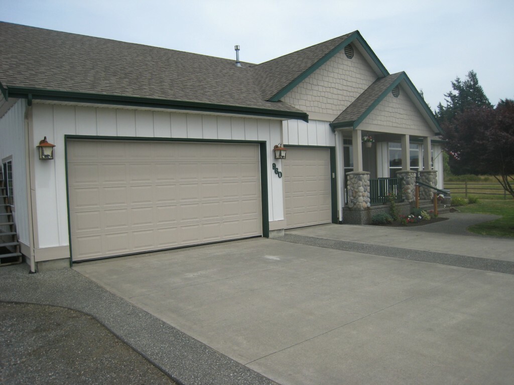 Property Photo:  960 W Smith Rd  WA 98226 