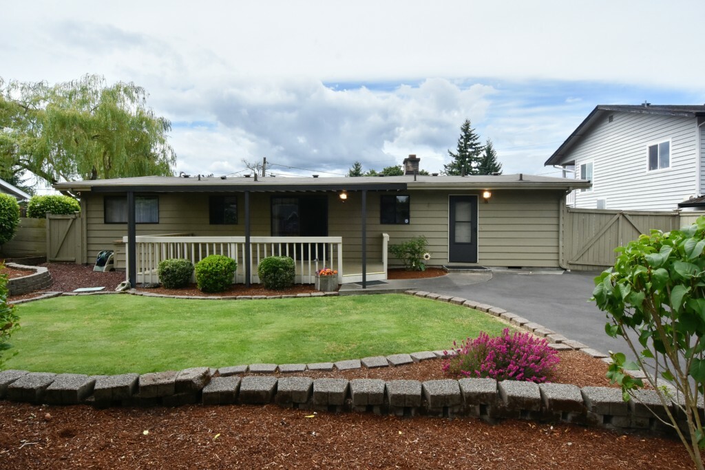 Property Photo:  16016 23rd Ave SW  WA 98166 