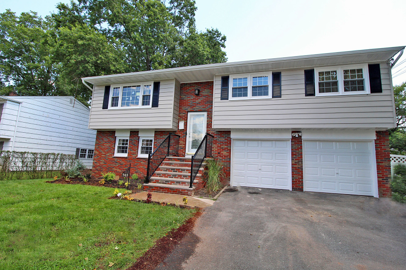 Property Photo: 745 W Rockview Ave NJ 07060