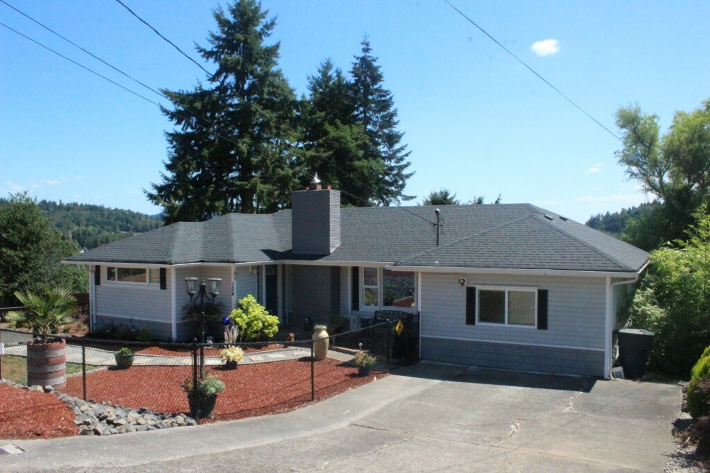 Property Photo:  124 Mountain View Dr  WA 98632 