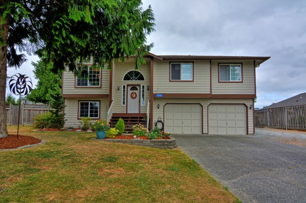 Property Photo:  12136 Muir Field Ct  WA 98233 