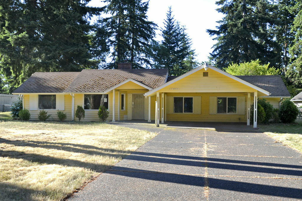 Property Photo:  12501 Glenwood Ave SW  WA 98499 