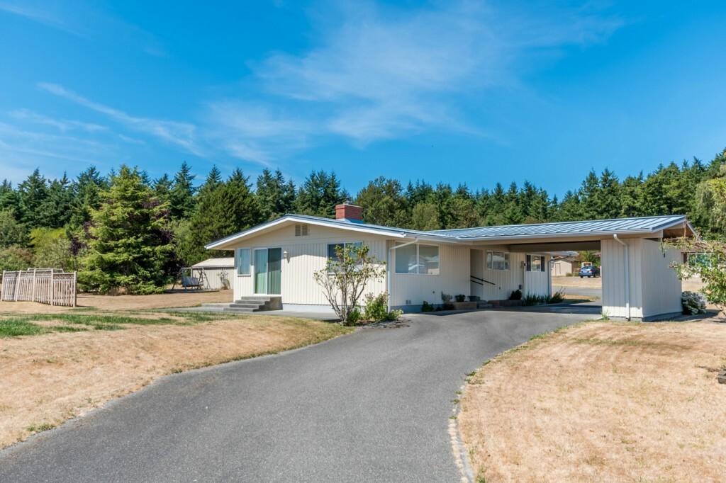 Property Photo:  929 Monroe Landing Rd  WA 98277 