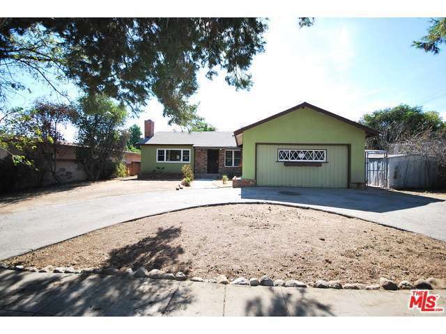 Property Photo: 8015 Varna Ave CA 91402