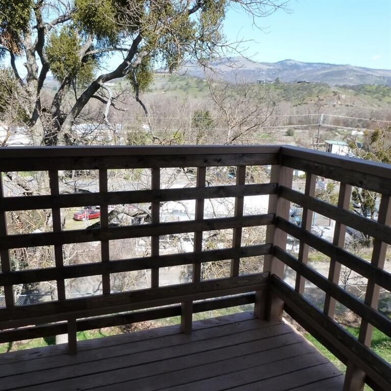 Property Photo:  431 Elm Street  OR 97535 