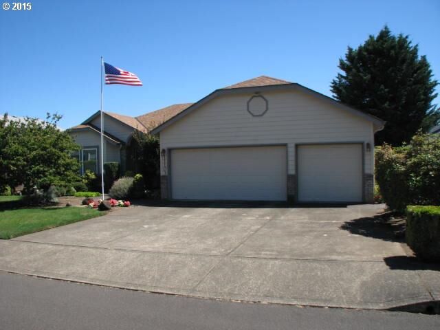 Property Photo:  11103 NW 6th Ave  WA 98685 