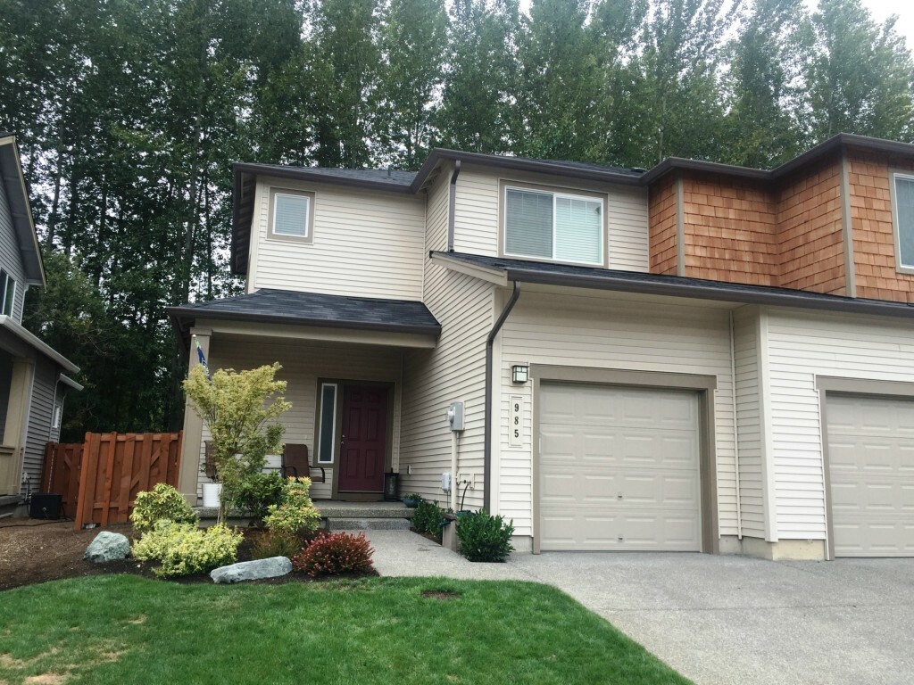 Property Photo:  985 43rd Ct NE  WA 98002 