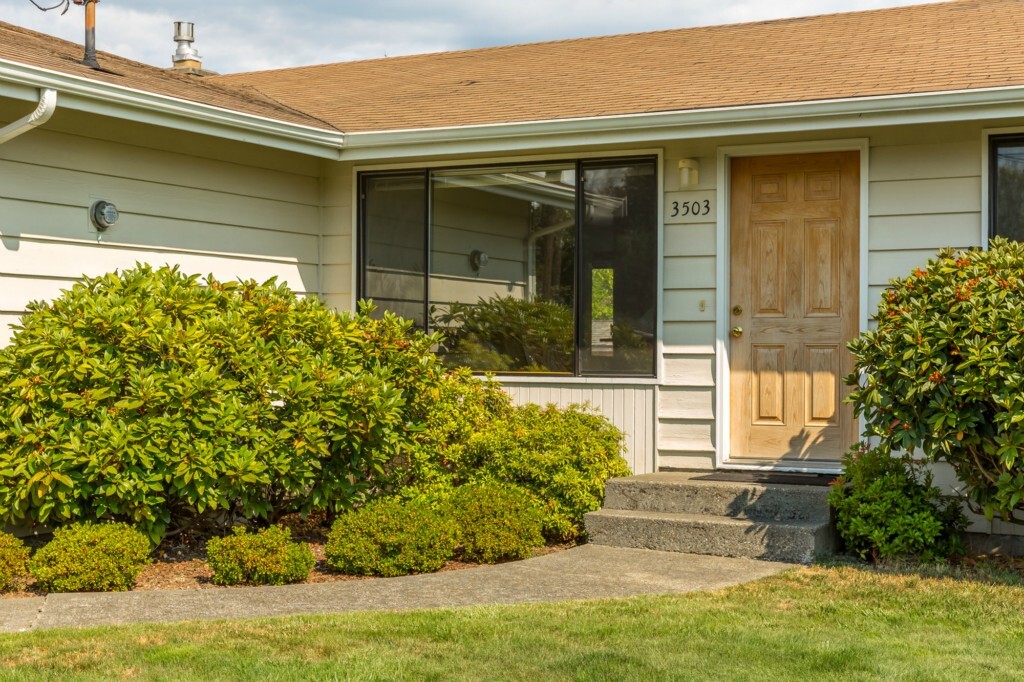 Property Photo:  3503 206th Place SW  WA 98036 
