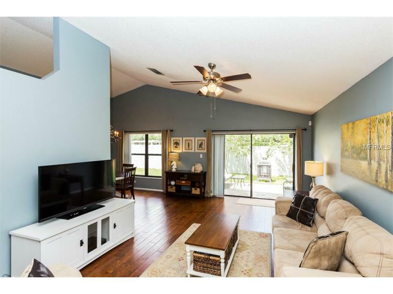 Property Photo: 128 Lakebreeze Cir FL 32746