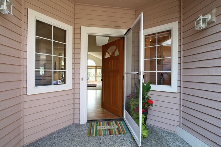 Property Photo: 25219 Lake Wilderness Country Club Dr SE WA 98038