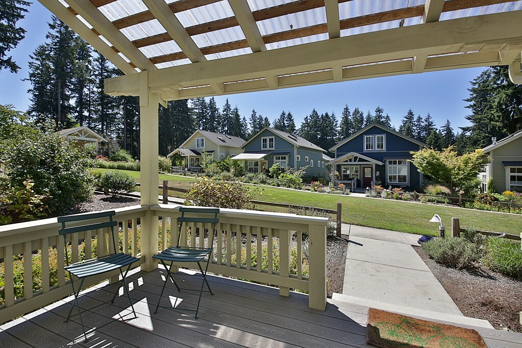 Property Photo:  1027 High View St  WA 98260 