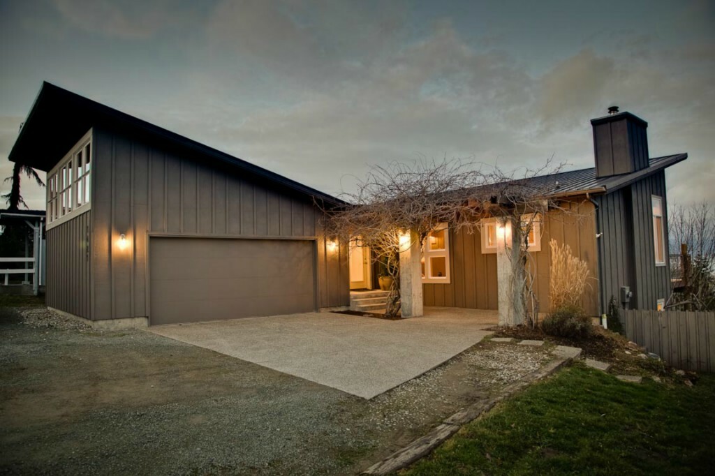 Property Photo:  1421 Country Club Dr  WA 98282 