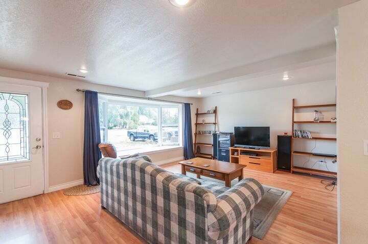 Property Photo:  533 C Street  WA 98230 