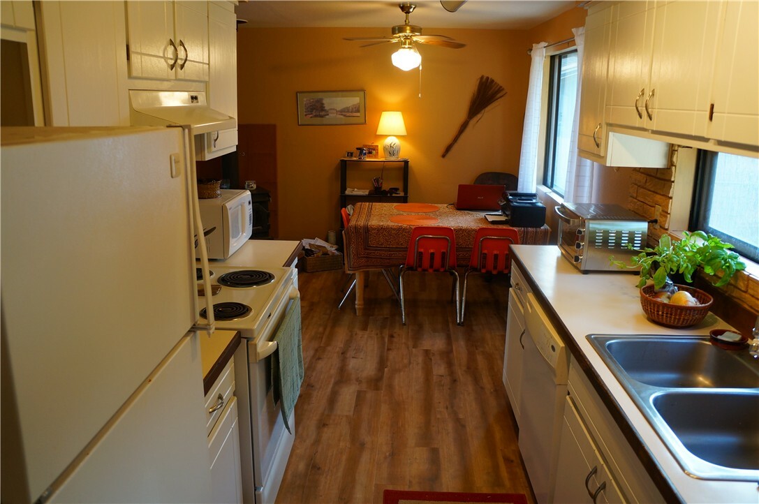 Property Photo:  816 John Liner Rd  WA 98284 