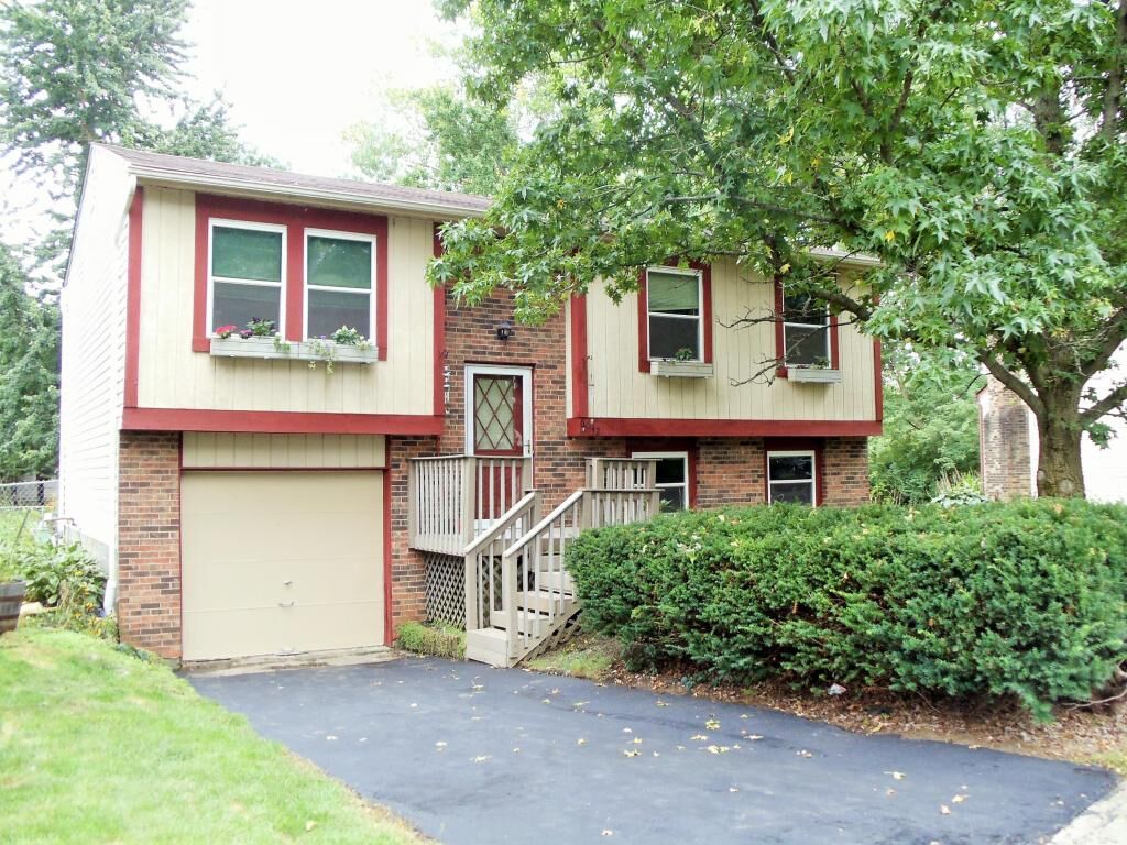 Property Photo:  6042 Chickadee Place  OH 43081 