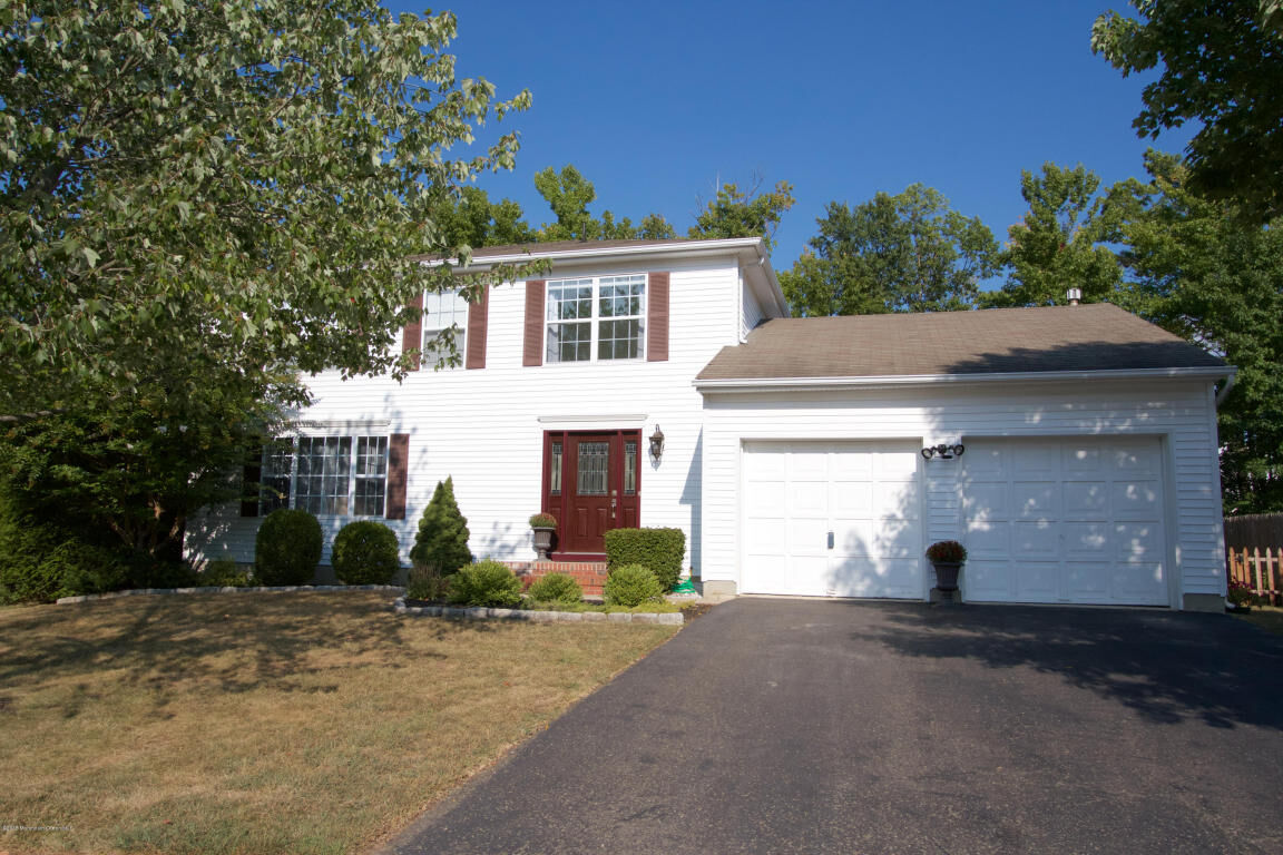 Property Photo:  6 Heather Glen Drive  NJ 07747 