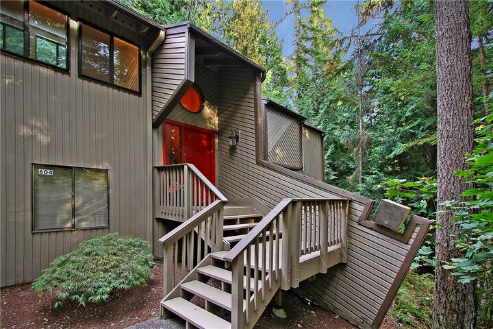 Property Photo: 604 219th Ave NE WA 98074