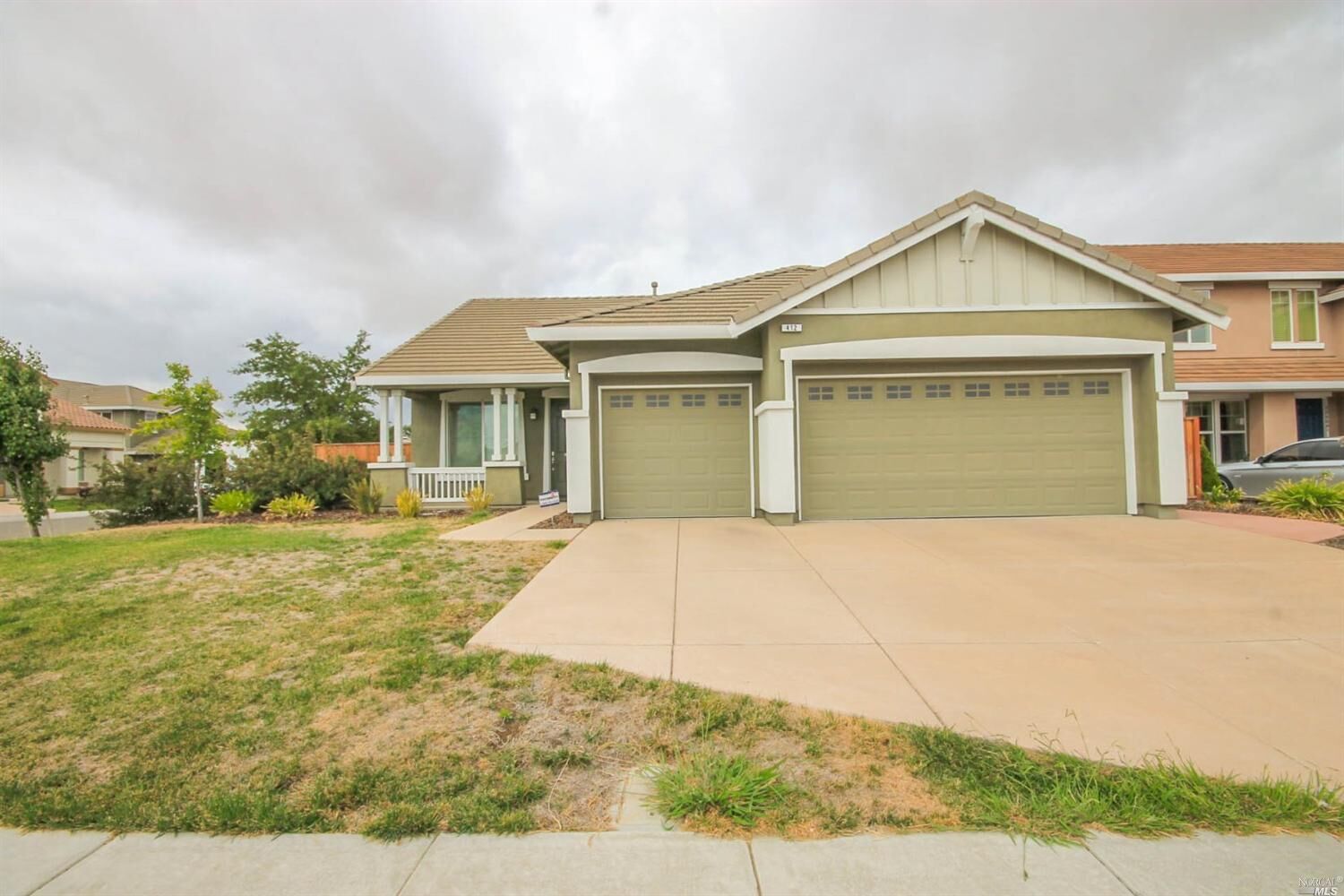 Property Photo: 412 Mount Vernon Circle CA 95688