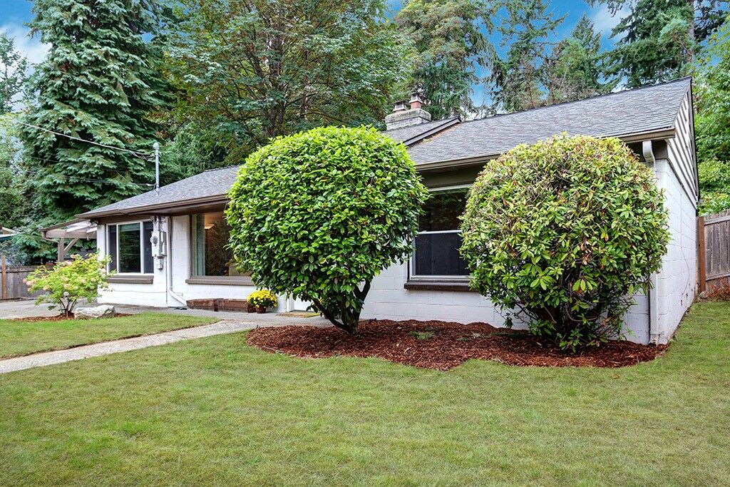 Property Photo: 14329 26th Avenue NE WA 98125