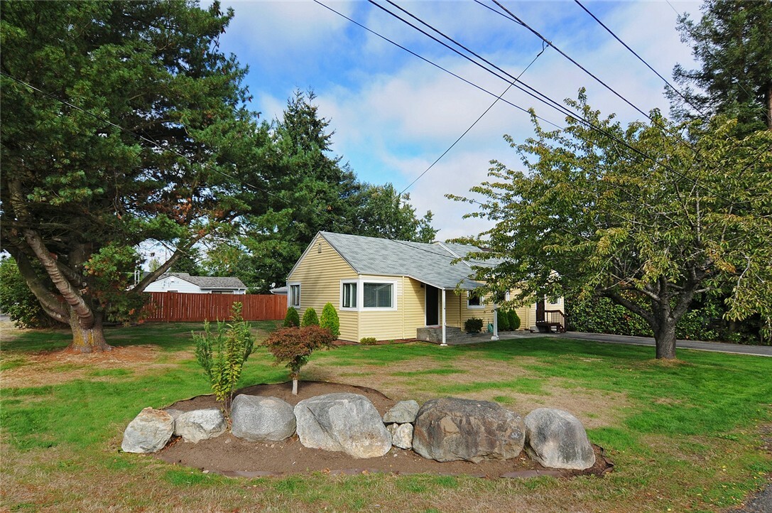 Property Photo:  12269 22 Ave S  WA 98168 