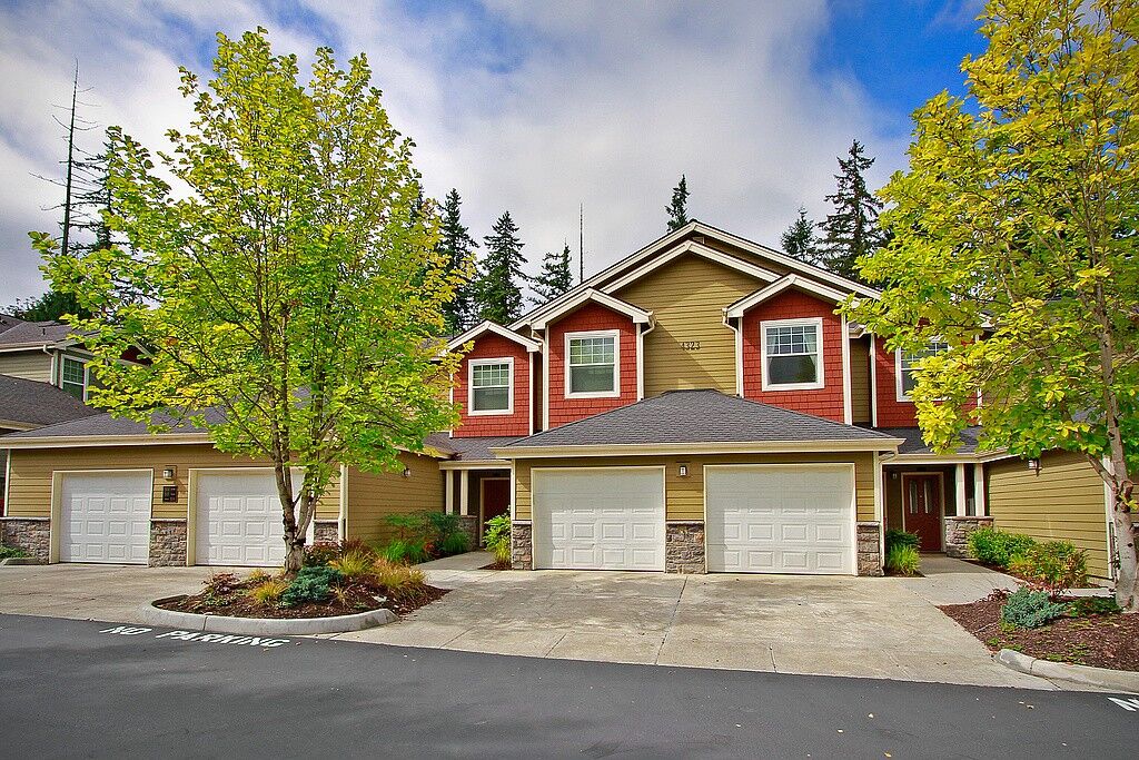 Property Photo: 4323 Issaquah Pine Lake Rd SE 504 WA 98075