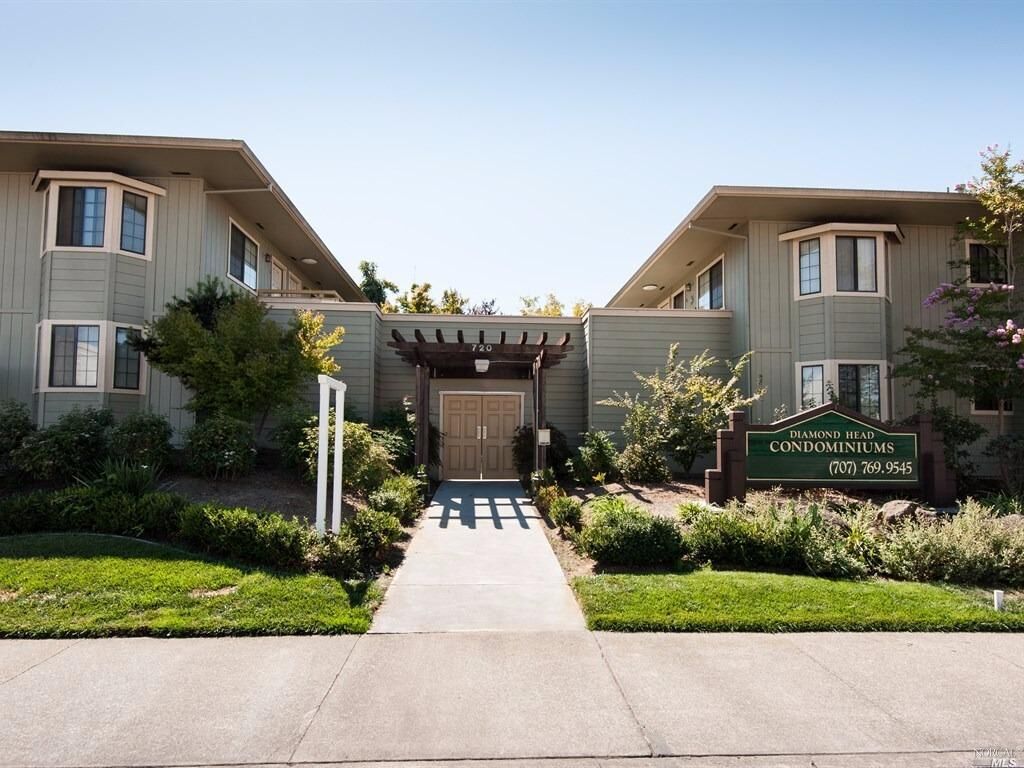 Property Photo: 720 Petaluma Boulevard 8 CA 94952