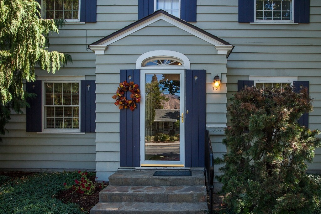 Property Photo: 731 Okanogan Ave WA 98801