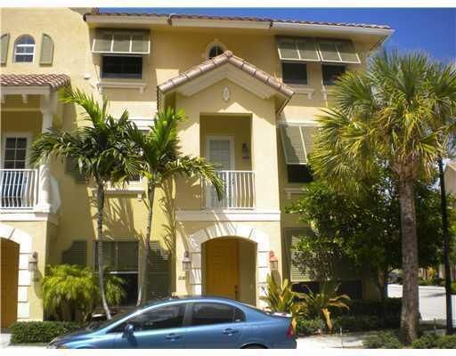 Property Photo:  1220 Via Maggio  FL 33426 