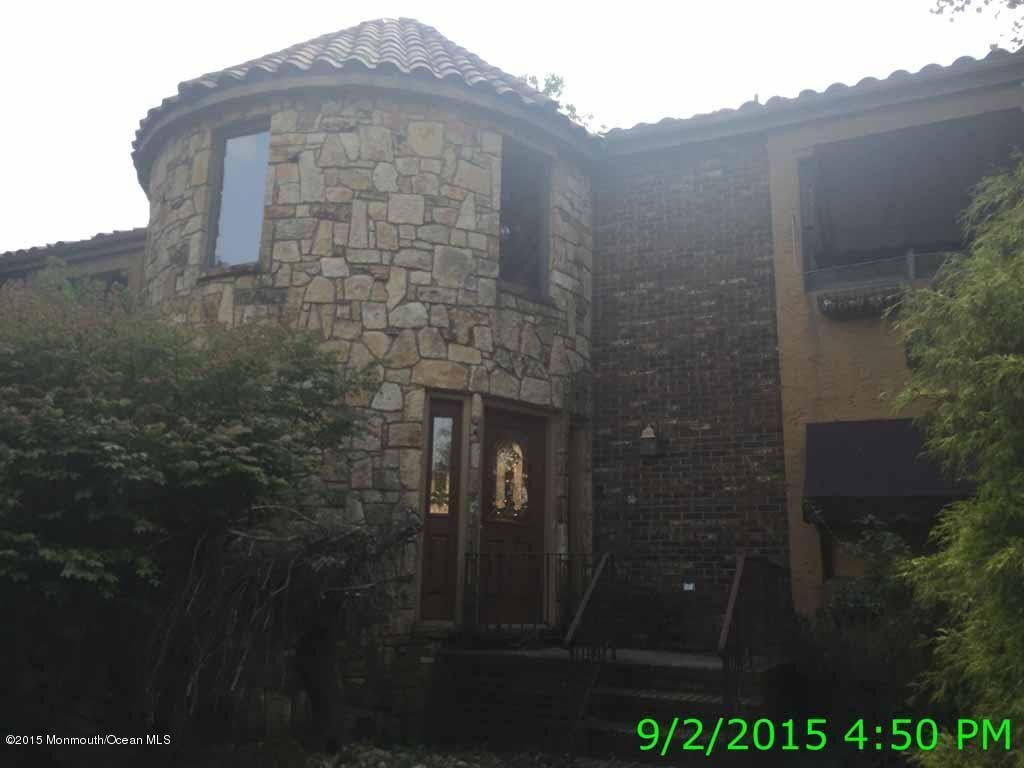 Property Photo:  8 Nan Tone Court  NJ 07722 