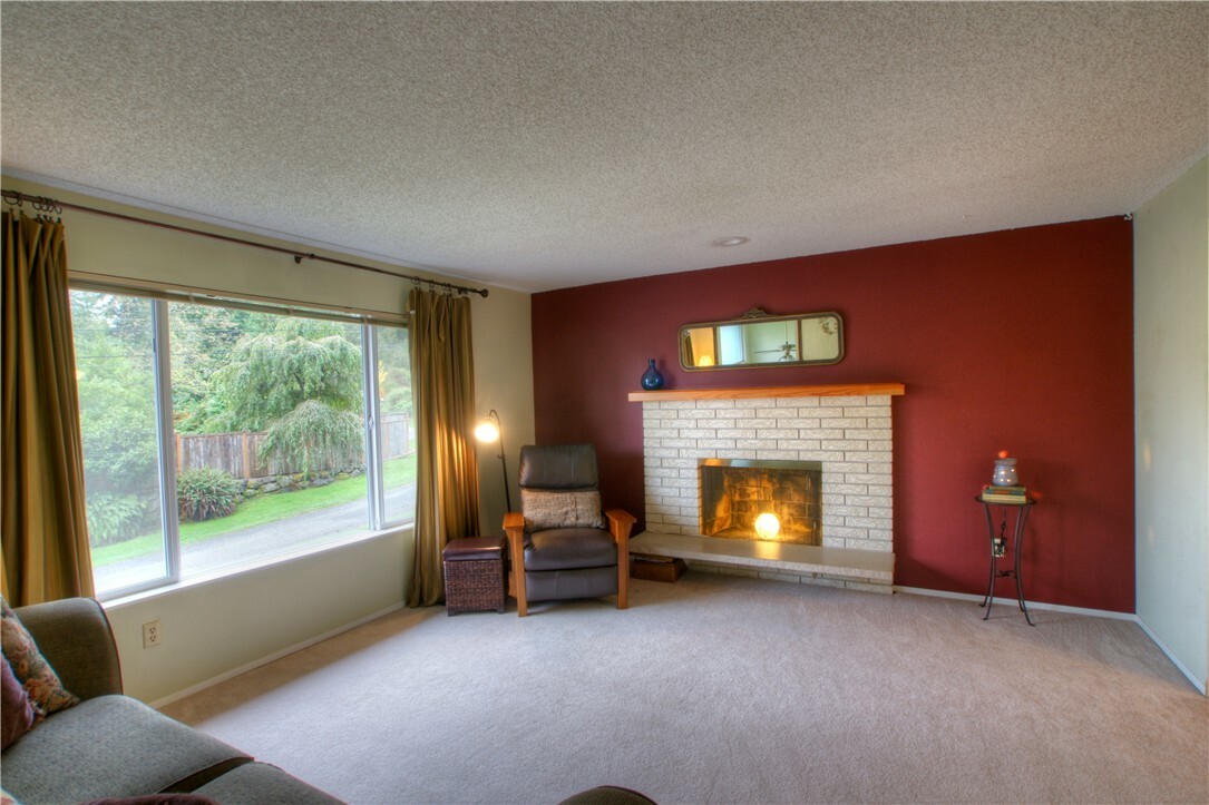 Property Photo: 16813 1st Ave SE WA 98012