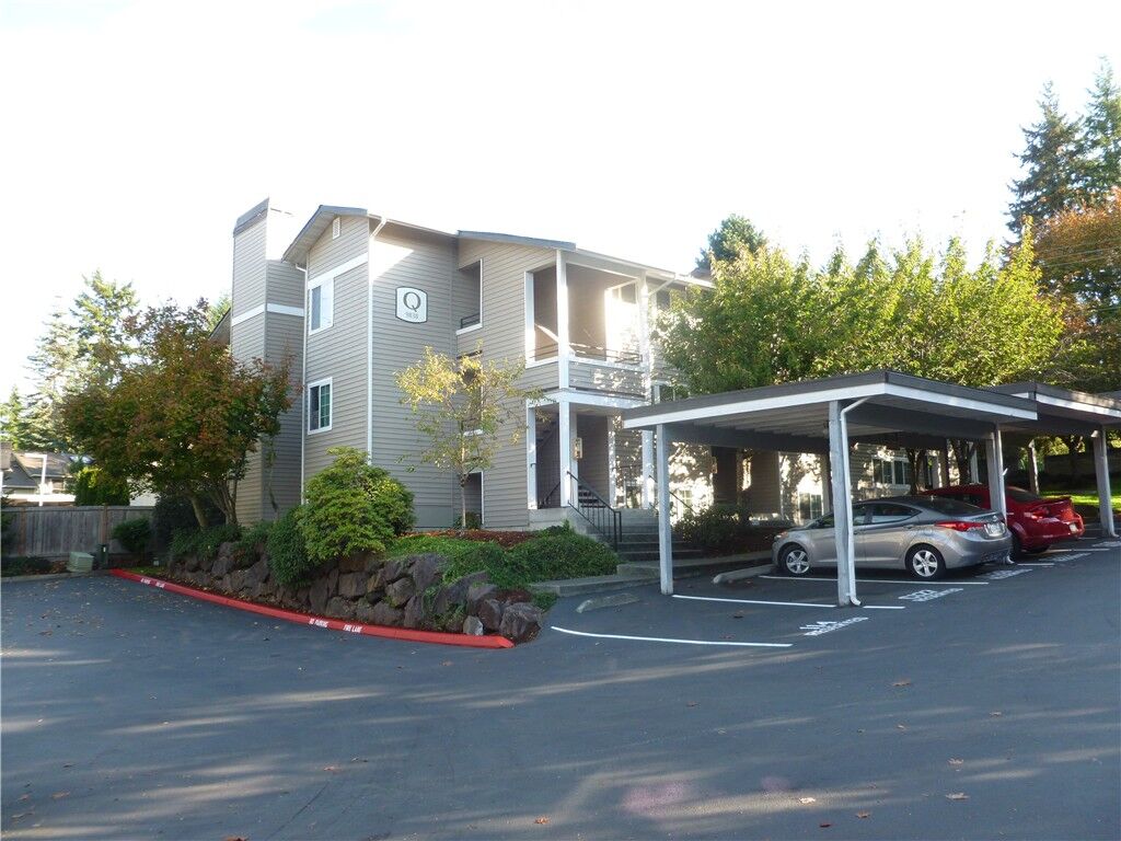 Property Photo: 9838 NE 122nd St Q102 WA 98034
