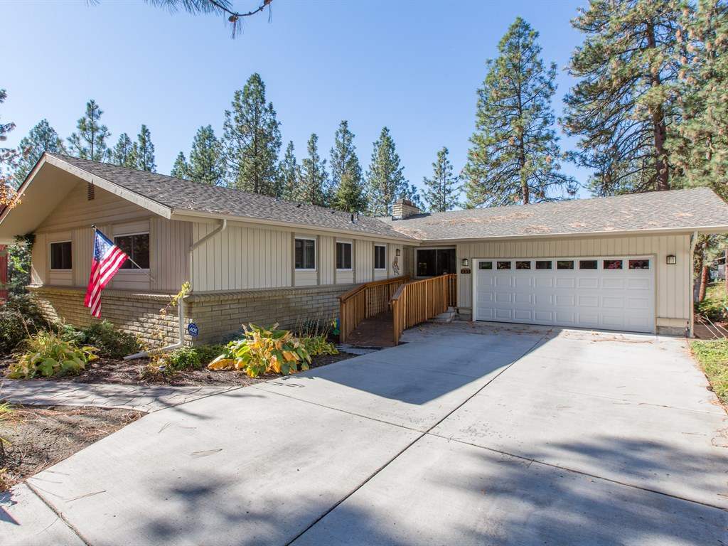Property Photo: 11715 N Fairwood Dr WA 99218