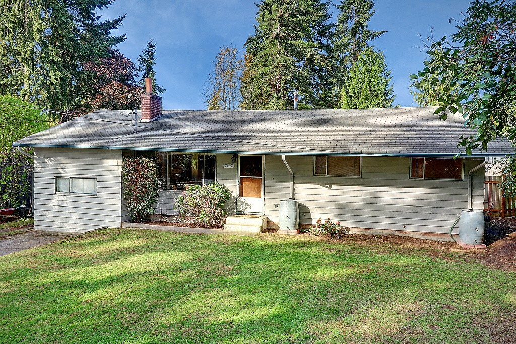 Property Photo:  7907 200th St SW  WA 98026 