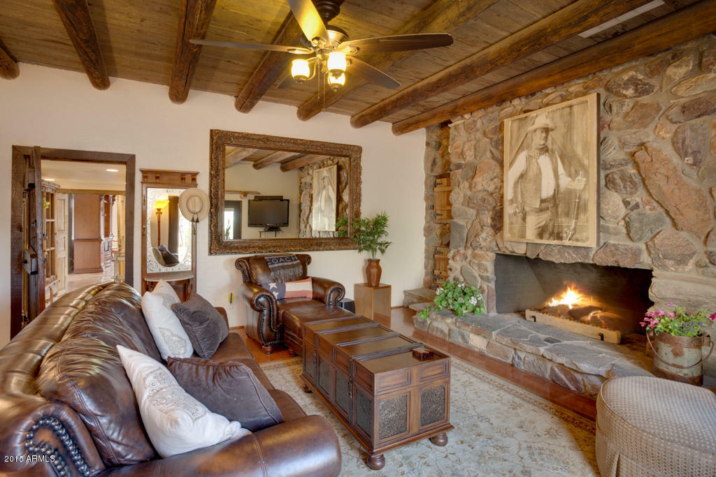 Property Photo: 31011 N 66th Street AZ 85331