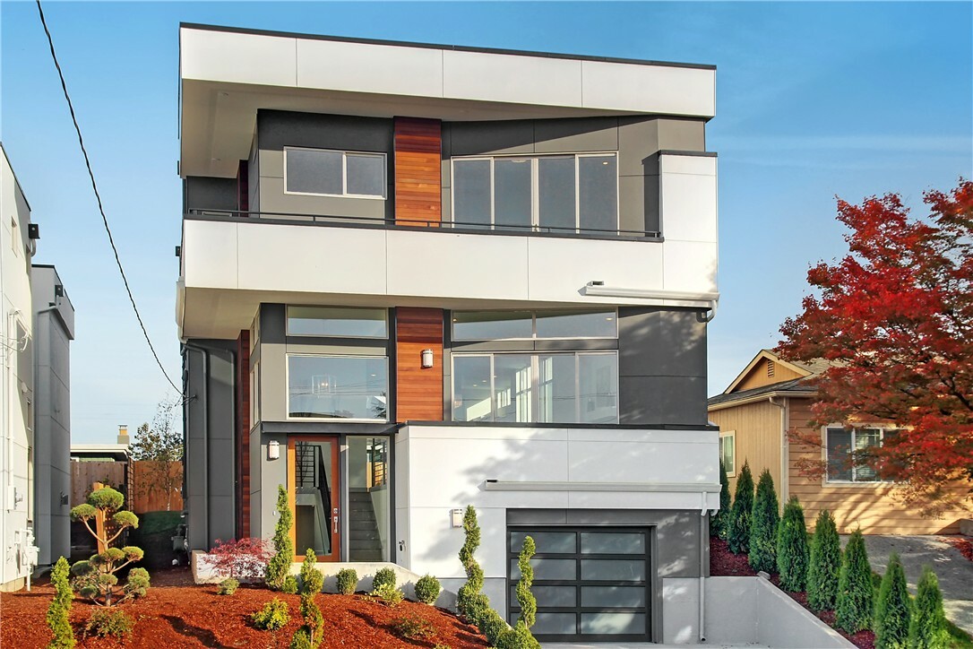 Property Photo: 2704 22nd Ave S WA 98144