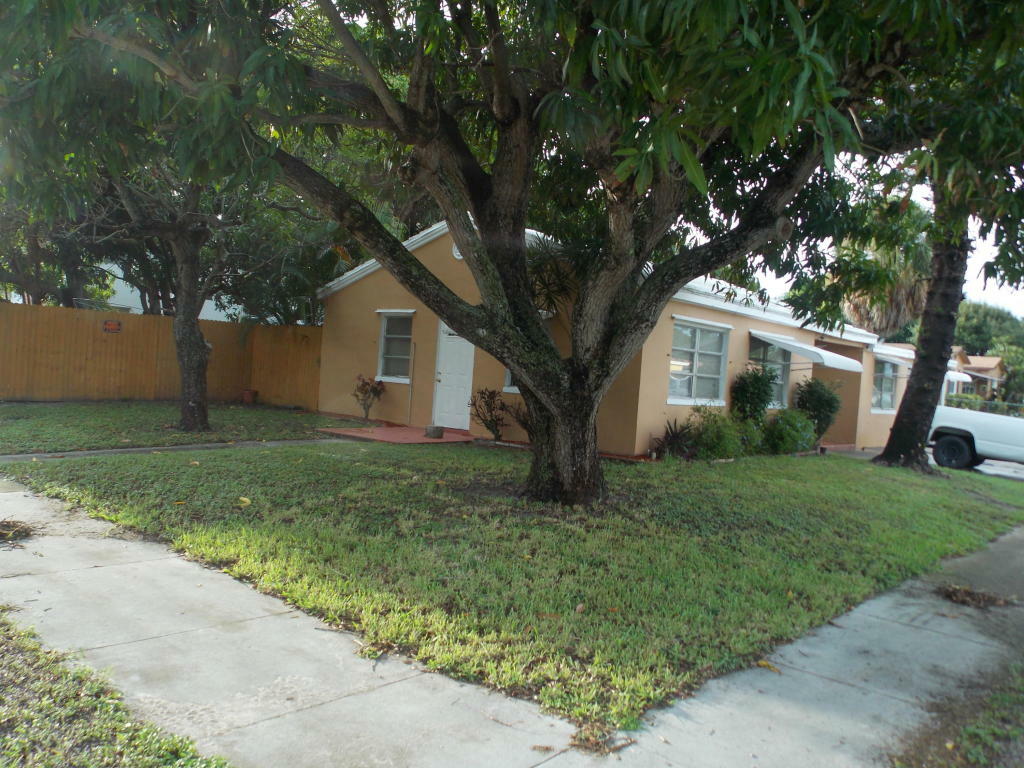 Property Photo:  315 SE 12th Avenue  FL 33435 