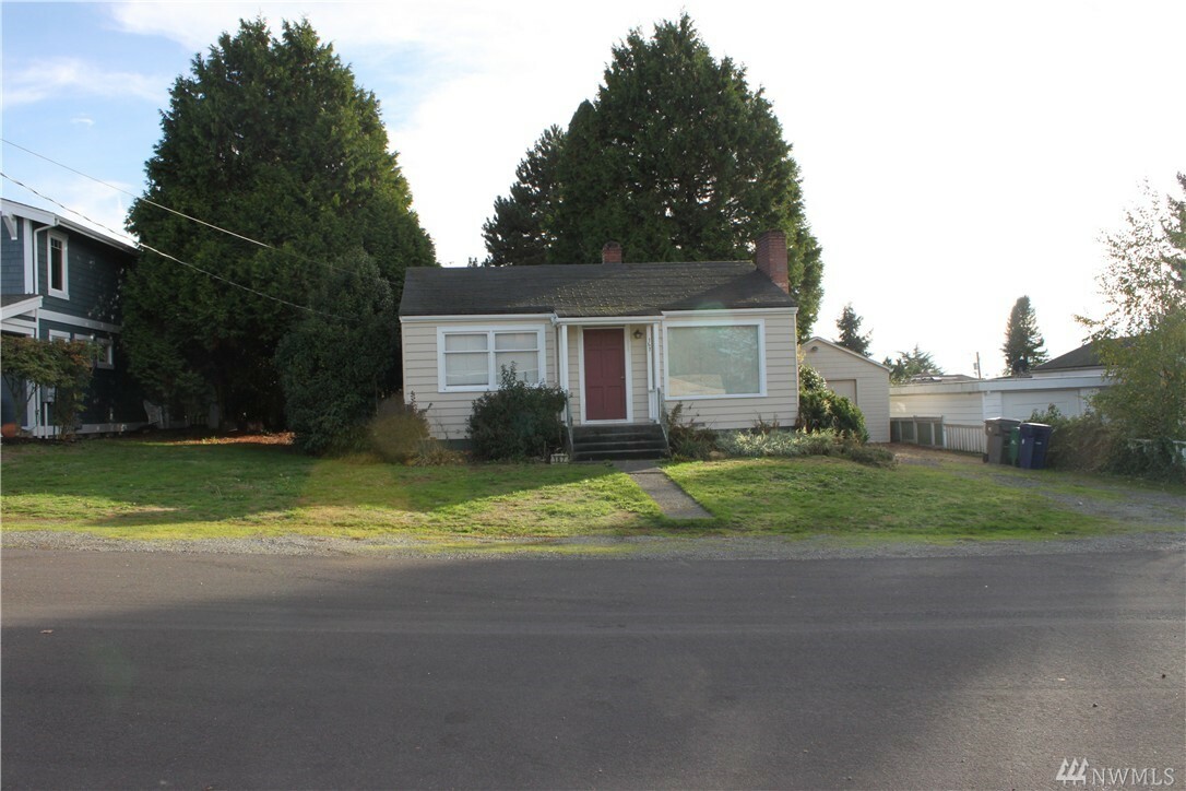 Property Photo:  167 16th Ave  WA 98033 