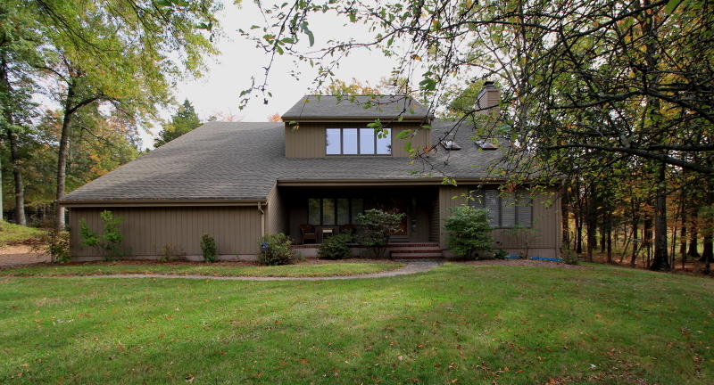 Property Photo: 18 Braemar Pl NJ 08807