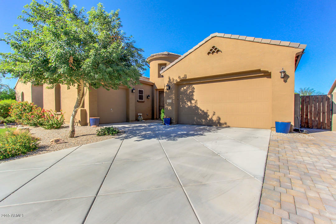 Property Photo:  2720 E Iris Drive  AZ 85286 