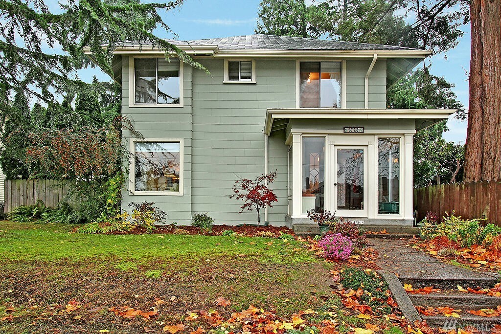 Property Photo:  1726 Colby Ave  WA 98201 