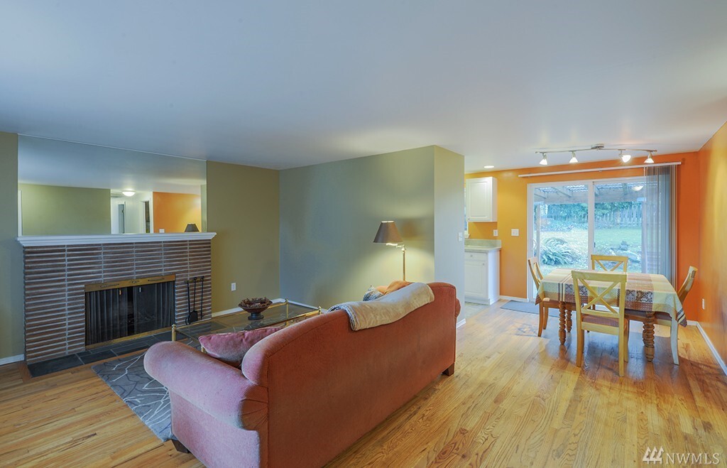 Property Photo: 19217 4th Ave S WA 98148