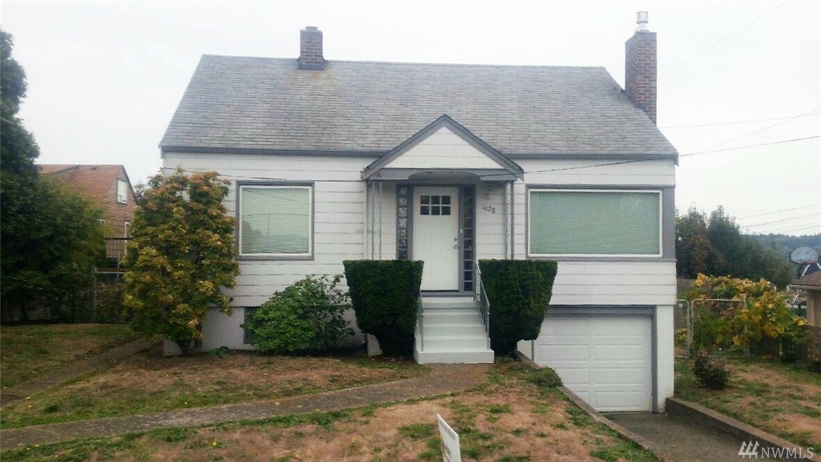 Property Photo:  1628 Ironsides Ave  WA 98310 